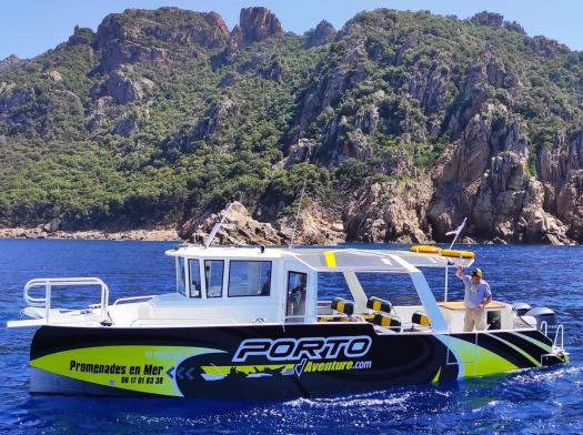 Come discover the Calanches de Piana and Capo Rosso where you can contemplate its fabulous natural pools. You will be captivated by the Scandola reserve before discovering the charm of the small hamlet of Girolata.