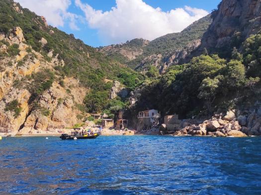Randonnée subaquatique les Calanches de Piana.Attention, ceci n'est pas une visite des Calanches en bateau.